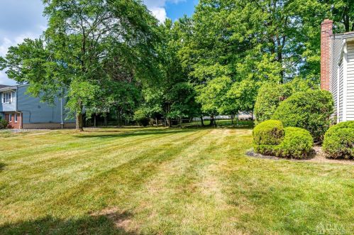 11 Falcon Dr, Edison NJ 08820-2759 exterior