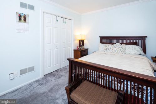 51 Mactavish Ct, New Castle DE 19720-6524 exterior