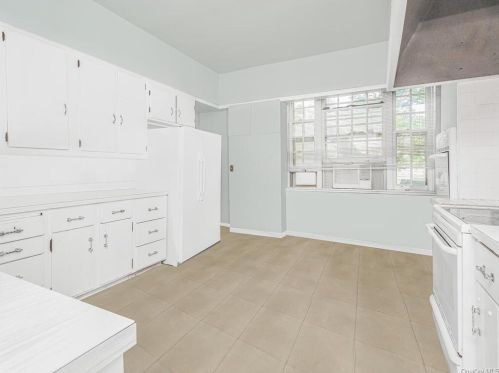 27 Forster Ave, Mount Vernon NY 10552-3409 exterior