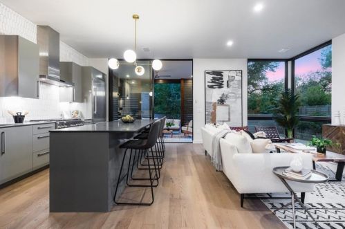 205 El Paso St, Austin TX 78704-6321 exterior