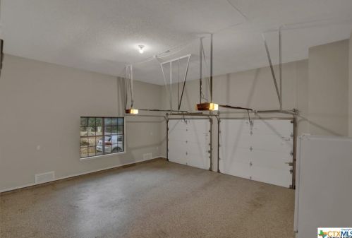 9335 Gloxinia Dr, San Antonio TX 78266-2530 exterior