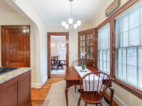 190 Bolling Rd, Atlanta GA 30305-3104 exterior