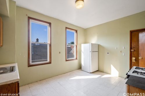 1750 Hoyne Ave, Chicago IL  60647-4903 exterior