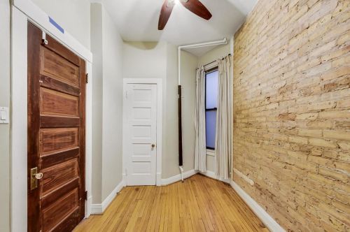 4053 Greenview Ave, Chicago IL 60626-4217 exterior