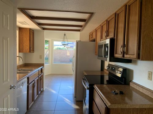 17634 2nd St, Phoenix AZ  85022-1804 exterior