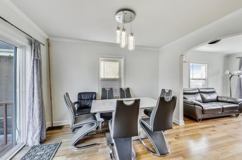 6438 Foster Ave, Chicago IL 60656-2248 exterior