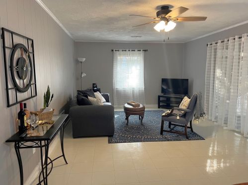 453 Squirrel Rd, Defuniak Springs FL 32433-7682 exterior