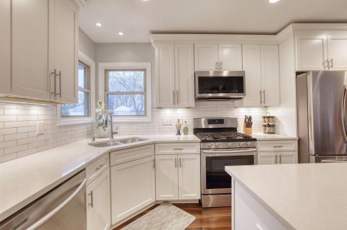 10015 Glendale Ave, Milwaukee WI  53225-4624 exterior