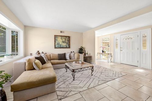 933 Verona Dr, Fullerton CA 92835-3340 exterior