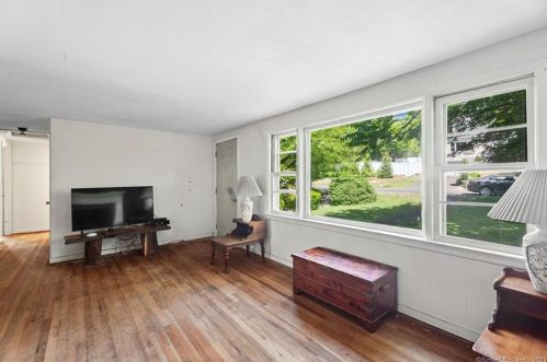 3 Fullin Rd, Norwalk CT 06851-3414 exterior