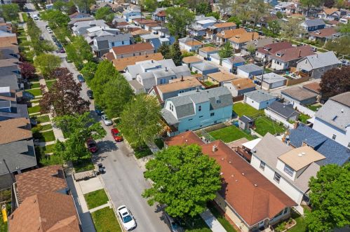 5310 Waveland Ave, Chicago IL 60641-3353 exterior