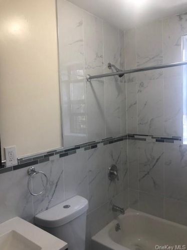 965 226th St, Bronx NY  10466-4654 exterior