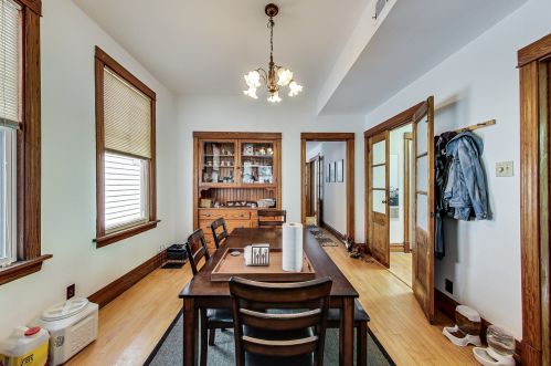 1915 Roscoe St, Chicago IL 60618-5236 exterior