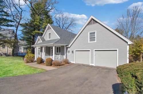 38 Knollwood, Windsor, CT 06095-4747