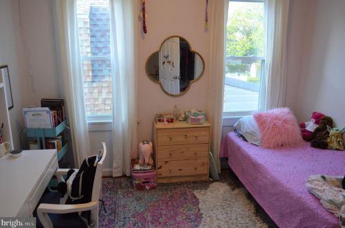 17 Roland Rd, Chester PA 19015-3329 exterior