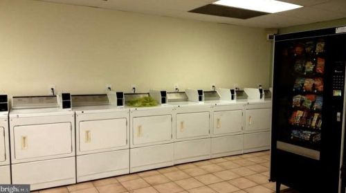 1324 Locust St, Philadelphia PA 19107-5604 exterior