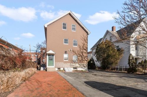 113 Manning St, Providence RI  02906-4309 exterior