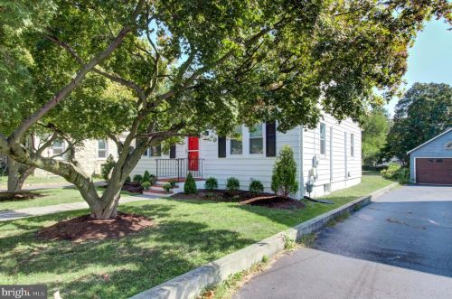 89 Edinburg Rd, Trenton, NJ 08619-1711