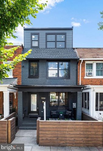 1733 Independence Ave, Washington DC  20003-1637 exterior