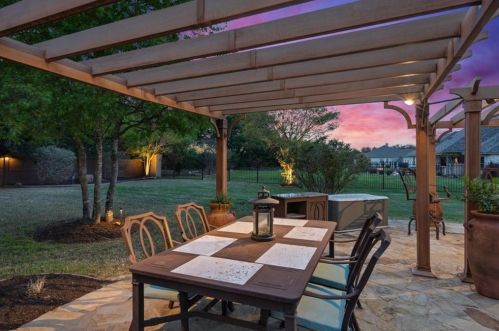 129 Tanksley Cir, Georgetown TX 78628-5320 exterior