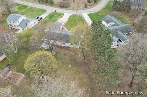 20660 Edgewood Dr, Big Rapids MI 49307-9214 exterior