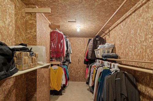 2332 Divot Dr, Saint Louis MO 63131-3240 exterior