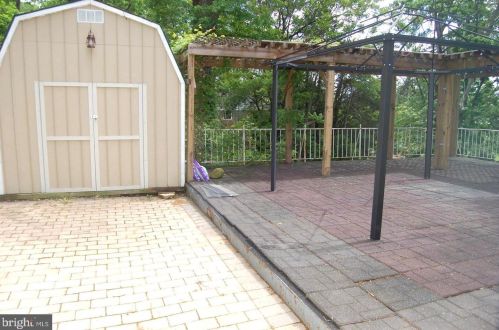 4009 Taney Ave, Alexandria VA 22304-2439 exterior