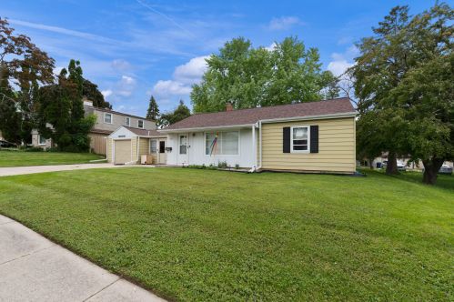 4655 69th St, Milwaukee, WI 53218-4844