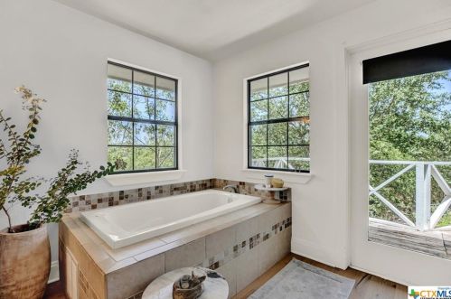 545 Hillside Dr, Spring Branch TX 78070-3814 exterior