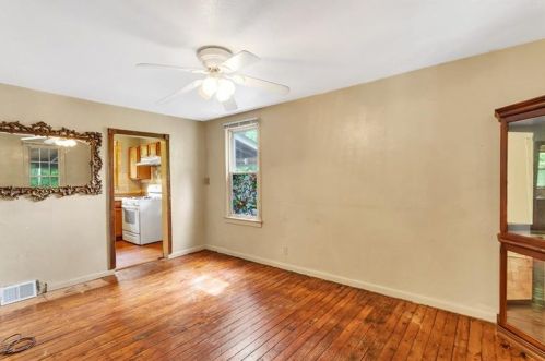 1020 Universal Rd, Pittsburgh PA 15235-3859 exterior