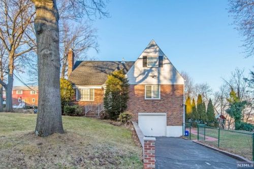 134 Berkshire Rd, Hasbrouck Heights NJ  07604-2523 exterior