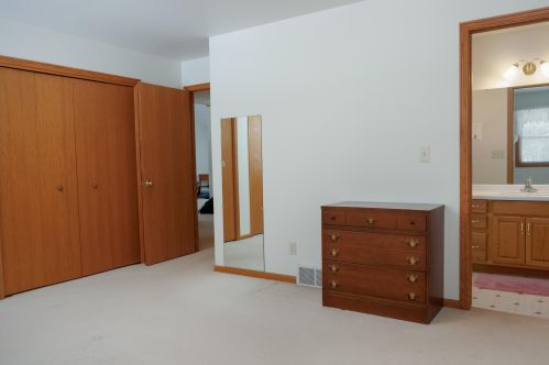 2217 Knuell St, Manitowoc WI 54220-0902 exterior