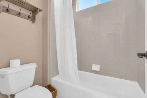 1403 Souza Dr, Folsom CA 95762-7559 exterior