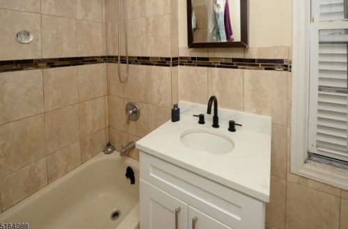 15 3 St, Paterson NJ 07506-1844 exterior