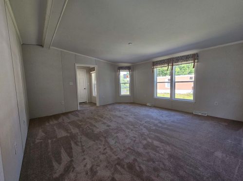 10 Emperor Dr, Concord NH  03303-4123 exterior