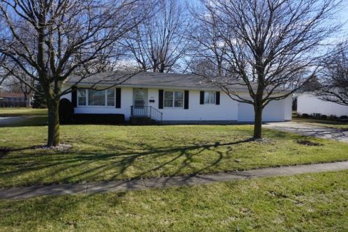 202 4th St, Danforth, IL 60930-9052