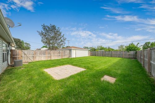 1605 Marlboro Ln, Joliet IL 60403-2017 exterior