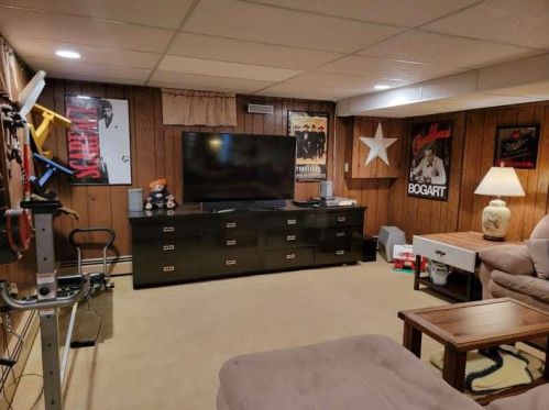 1849 Lawnel Ave, Meskegon MI 49441-3743 exterior