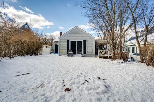 35 Village Rd, Concord NH  03304-4435 exterior