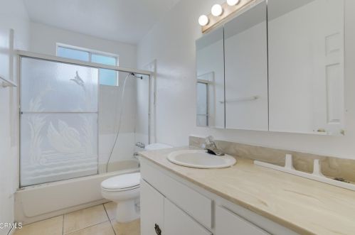 5325 Driftwood St, Oxnard CA 93035-1030 exterior