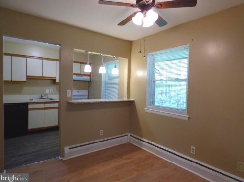 208 Garnet Dr, Burlington NJ 08016-4713 exterior