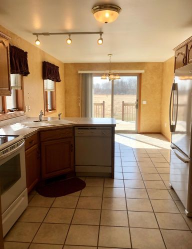 2320 Virginia Dr, Manitowoc WI 54220-1181 exterior