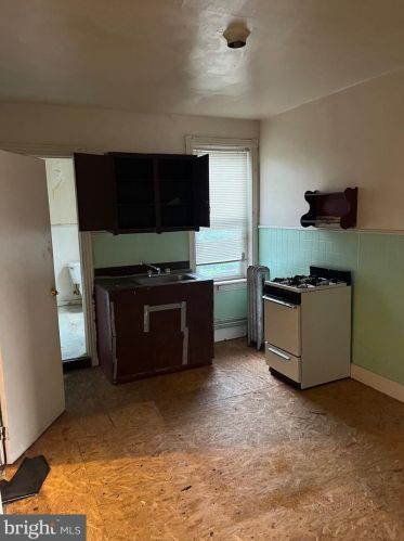 1217 28 St, Philadelphia PA 19146-3727 exterior