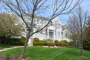 2342 Twilight Dr, Aurora, IL 60503-6704