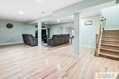 21 Southfield Rd, Edison NJ 08820-3141 exterior