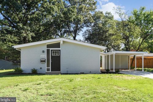 212 Gloucester Dr, Glen Burnie, MD 21061-4080