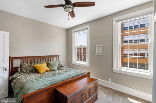 1233 Jackson St, Philadelphia PA 19148-2929 exterior