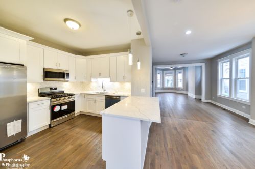 2714 76 Pl, Chicago IL 60619-2711 exterior