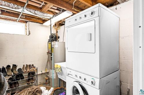 5019 Thompson Rd, Duluth MN 55811-3717 exterior