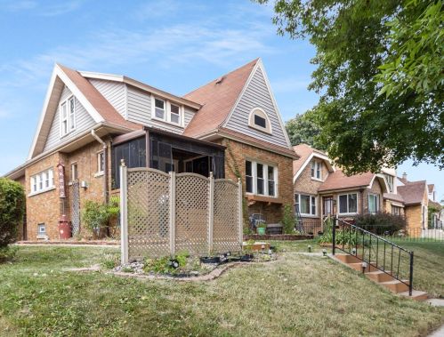 3053 38th St, Milwaukee, WI 53215-3521